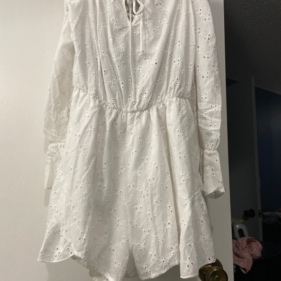 Sage white lace romper - Picture 2 of 4